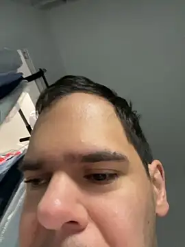 awesomemilkss online show from June 11, 2026, 2:33 am