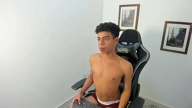 alexx cum18 online show from July 7, 2026, 8:29 am