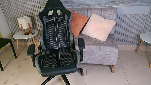 Snapshot of Abby18_ chatting on February 27, 2026, 4:12 am Abby18 online show from February 27, 2026, 4:12 am