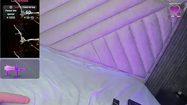 SarahRizof online show from February 15, 2026, 5:41 am