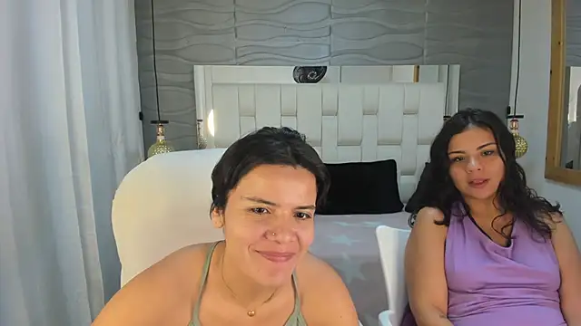 Snapshot of Veyra_sereny chatting on March 4, 2026, 10:50 pm Veyra sereny online show from March 4, 2026, 10:50 pm