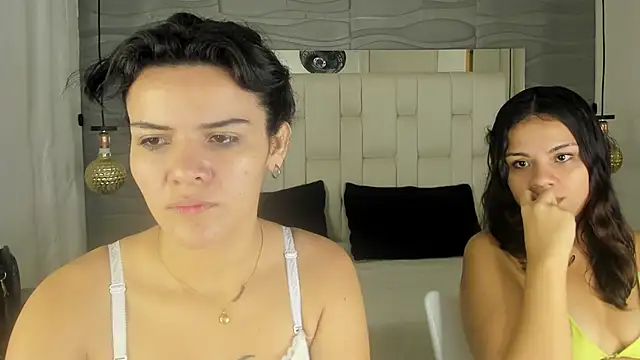 Snapshot of Veyra_sereny chatting on April 6, 2026, 2:18 am Veyra sereny online show from April 6, 2026, 2:18 am