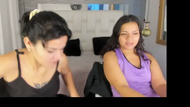 Snapshot of Veyra_sereny chatting on April 1, 2026, 12:35 am Veyra sereny online show from April 1, 2026, 12:35 am