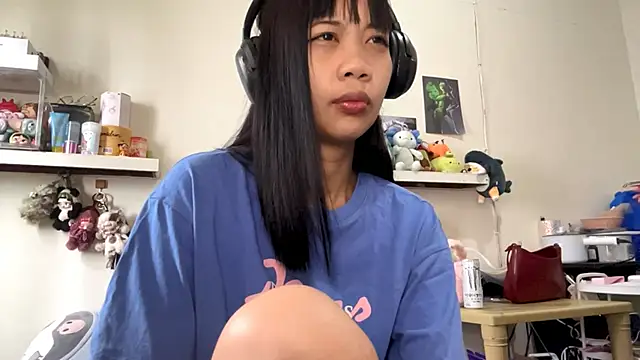 GloryKulikowski online show from February 25, 2026, 1:17 am