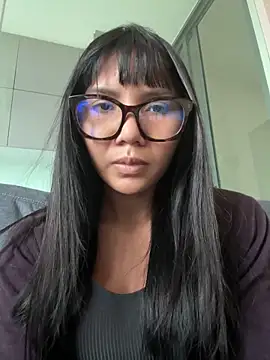 Alittleasaingirl online show from February 12, 2026, 10:59 am