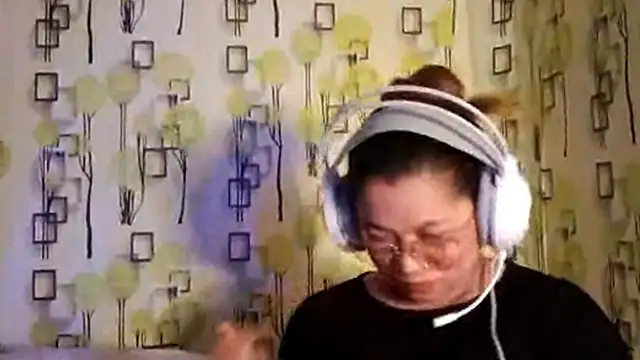 TennieReichow online show from March 16, 2026, 12:42 pm