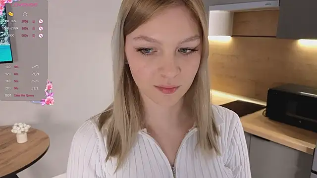 Snapshot of CynthiaaStone chatting on March 18, 2026, 8:17 am CynthiaaStone online show from March 18, 2026, 8:17 am