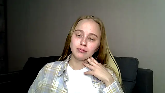 Snapshot of christimontero chatting on February 23, 2026, 6:08 pm christimontero online show from February 23, 2026, 6:08 pm