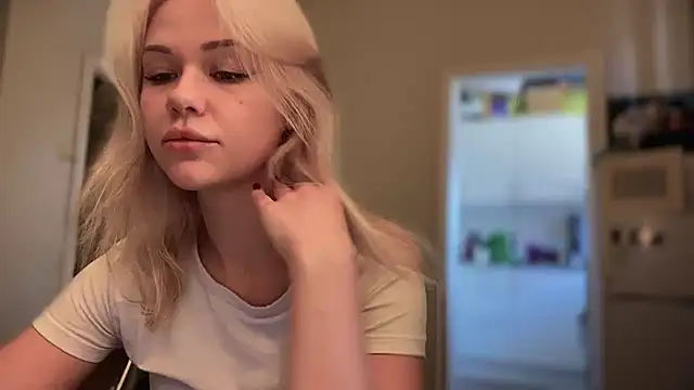 Leylia Lily online show from March 23, 2026, 12:16 pm