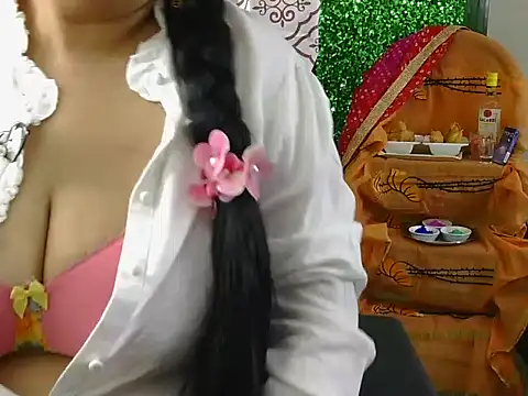 Snapshot of Hot_Sonniyaa chatting on March 3, 2026, 5:47 am Hot Sonniyaa online show from March 3, 2026, 5:47 am