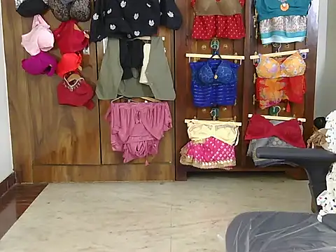 Snapshot of Hot_Sonniyaa chatting on March 26, 2026, 5:11 pm Hot Sonniyaa online show from March 26, 2026, 5:11 pm