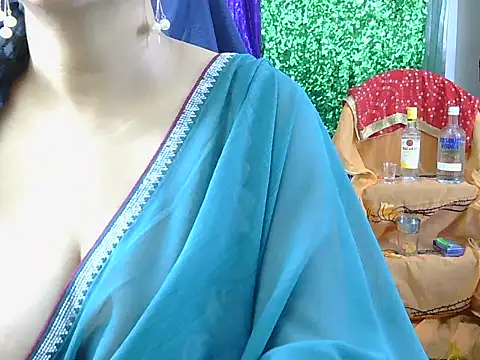 Snapshot of Hot_Sonniyaa chatting on March 16, 2026, 6:06 am Hot Sonniyaa online show from March 16, 2026, 6:06 am