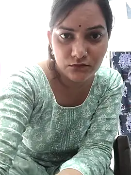 Snapshot of Anushka_Singh0 chatting on June 3, 2026, 4:57 am Anushka Singh0 online show from June 3, 2026, 4:57 am