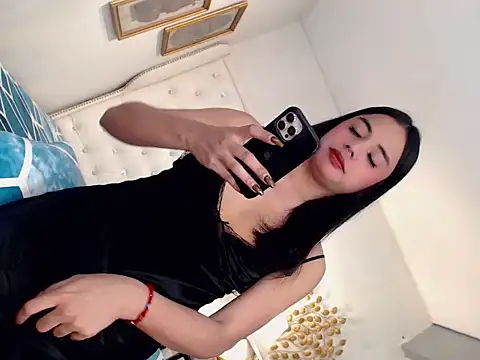 camillejoson online show from May 2, 2026, 12:05 am