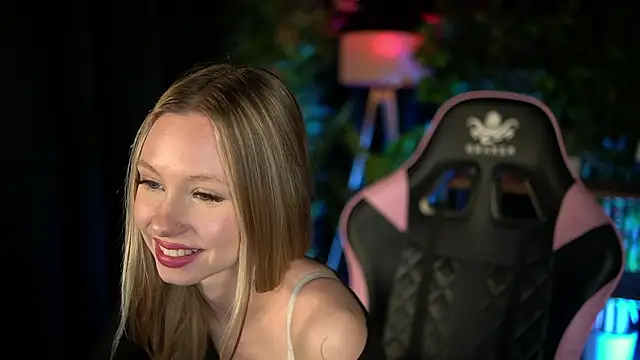 SweetDaisy me online show from February 25, 2026, 3:12 pm