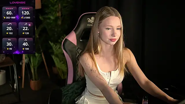 Snapshot of SweetDaisy_me chatting on March 31, 2026, 3:36 pm SweetDaisy me online show from March 31, 2026, 3:36 pm