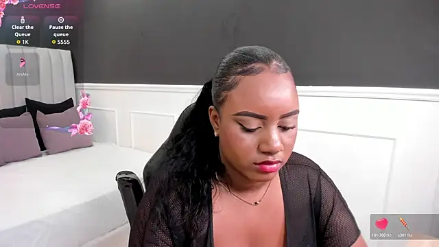 laia fisher  online show from February 17, 2026, 4:37 pm