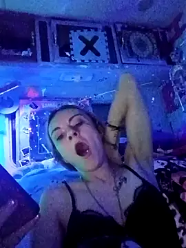 Snapshot of issyamazin chatting on March 10, 2026, 2:59 am issyamazin online show from March 10, 2026, 2:59 am