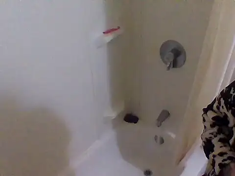 Snapshot of issyamazin chatting on March 15, 2026, 12:28 am issyamazin online show from March 15, 2026, 12:28 am