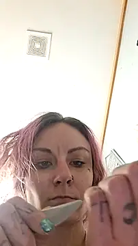 Snapshot of issyamazin chatting on March 28, 2026, 11:00 am issyamazin online show from March 28, 2026, 11:00 am