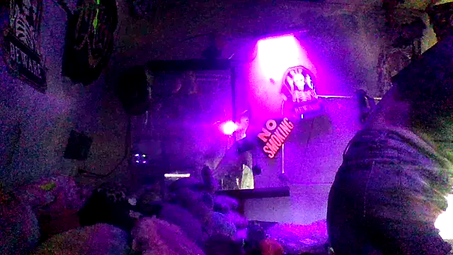 Snapshot of issyamazin chatting on April 9, 2026, 6:58 pm issyamazin online show from April 9, 2026, 6:58 pm