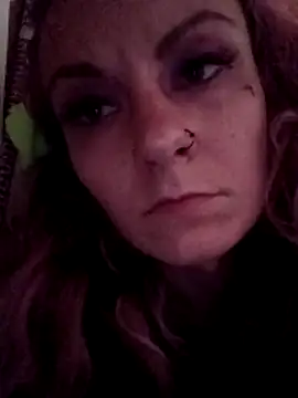 Snapshot of issyamazin chatting on April 1, 2026, 7:22 pm issyamazin online show from April 1, 2026, 7:22 pm