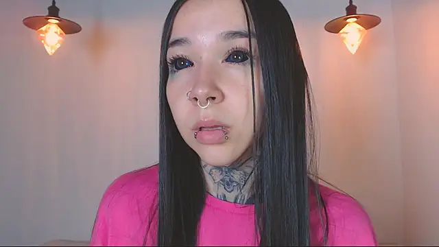 Snapshot of alien_eyes09 chatting on March 18, 2026, 2:15 am alien eyes09 online show from March 18, 2026, 2:15 am