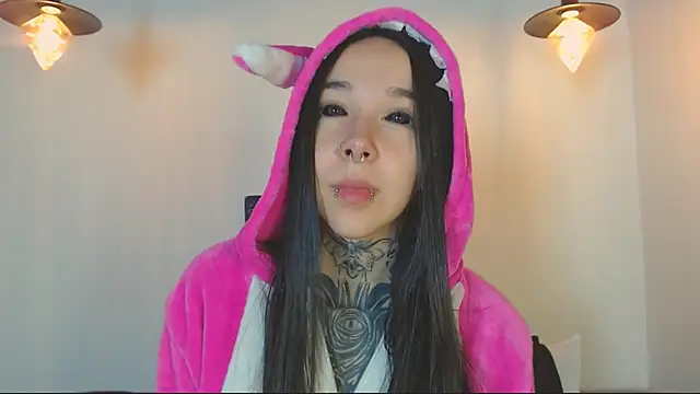 Snapshot of alien_eyes09 chatting on April 7, 2026, 1:29 am alien eyes09 online show from April 7, 2026, 1:29 am