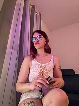 Alessia-Bloom online show from May 15, 2026, 7:56 pm