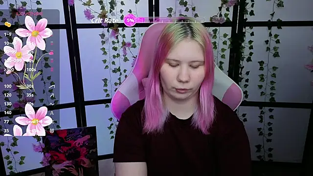 kitsune little online show from April 13, 2026, 7:56 am