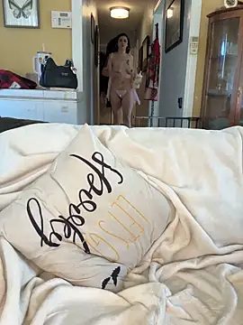 Snapshot of daniella_monroe chatting on April 9, 2026, 10:05 pm daniella monroe online show from April 9, 2026, 10:05 pm