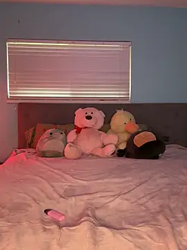 Snapshot of daniella_monroe chatting on March 10, 2026, 8:24 pm daniella monroe online show from March 10, 2026, 8:24 pm