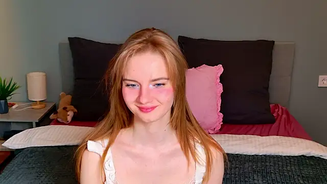Snapshot of ElfieWhite chatting on April 29, 2026, 5:30 pm ElfieWhite online show from April 29, 2026, 5:30 pm