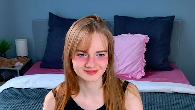 Snapshot of ElfieWhite chatting on May 6, 2026, 4:33 pm ElfieWhite online show from May 6, 2026, 4:33 pm
