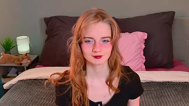 Snapshot of ElfieWhite chatting on May 7, 2026, 5:38 pm ElfieWhite online show from May 7, 2026, 5:38 pm