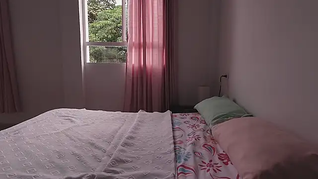 Snapshot of romy_room chatting on April 8, 2026, 10:11 pm romy room online show from April 8, 2026, 10:11 pm