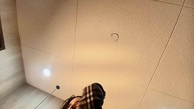 Anya Volker online show from April 10, 2026, 12:23 pm