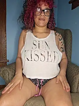 Snapshot of VelvetVixen_735 chatting on April 14, 2026, 6:07 am VelvetVixen 735 online show from April 14, 2026, 6:07 am