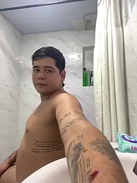 Snapshot of winy_hot chatting on May 4, 2026, 10:56 pm winy hot online show from May 4, 2026, 10:56 pm