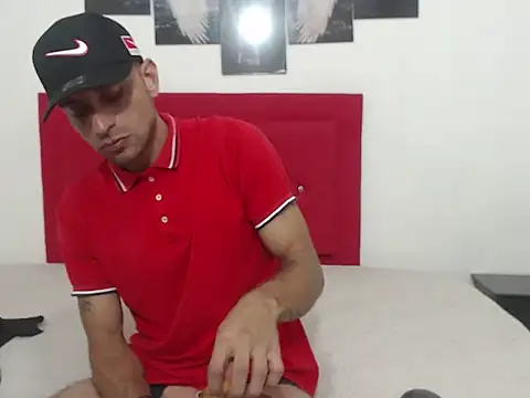 Snapshot of blake_cruz08 chatting on February 19, 2026, 2:08 am blake cruz08 online show from February 19, 2026, 2:08 am