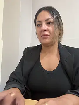 leona-david online show from April 21, 2026, 12:45 pm