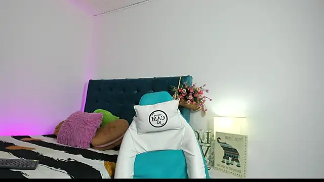 Snapshot of sweet_maddy_2 chatting on March 6, 2026, 7:42 pm sweet maddy 2 online show from March 6, 2026, 7:42 pm