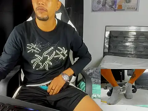 Snapshot of badboy_master chatting on February 17, 2026, 1:36 am badboy master online show from February 17, 2026, 1:36 am