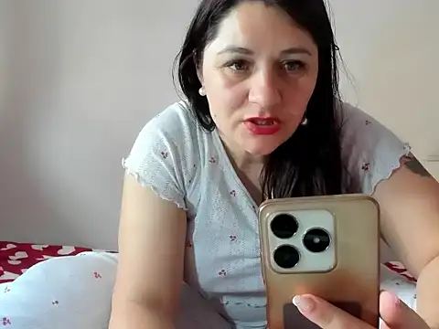 EVELYNA88 online show from February 16, 2026, 11:42 am