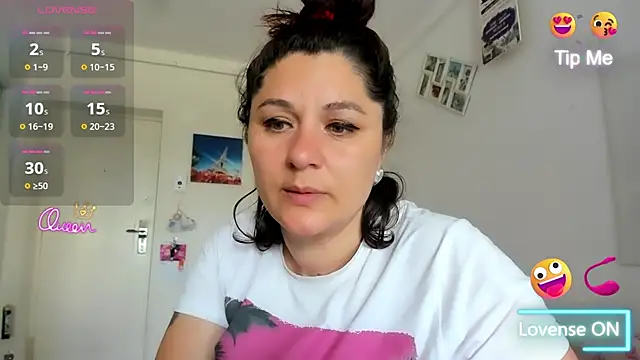 Snapshot of EVELYNA88 chatting on July 15, 2026, 11:17 am EVELYNA88 online show from July 15, 2026, 11:17 am