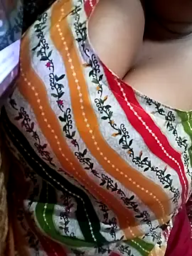 Snapshot of RASIYAN_RANI chatting on May 12, 2026, 8:43 am RASIYAN RANI online show from May 12, 2026, 8:43 am