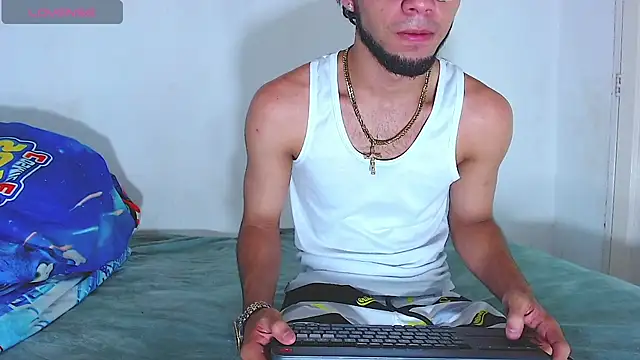 Snapshot of Jhon_malo chatting on August 7, 2026, 6:03 pm Jhon malo online show from August 7, 2026, 6:03 pm