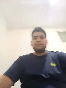 alphacashmaster8 online show from February 13, 2026, 10:04 am