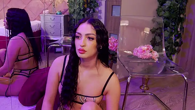 VictoriaLanes online show from May 3, 2026, 4:06 am