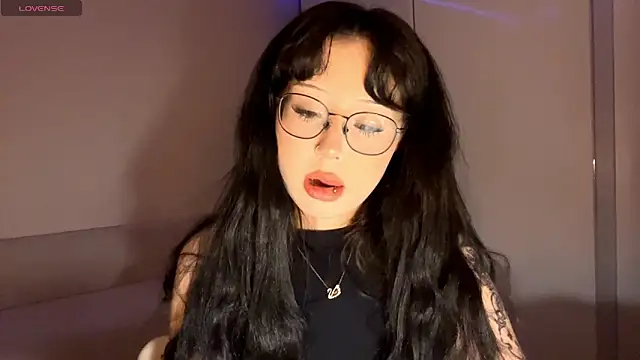 KateGlowee online show from February 24, 2026, 1:45 pm